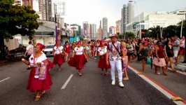 O Império do Quem São Eles desfilou neste domingo pelas ruas do bairro do Umarizal
