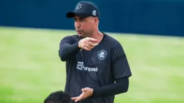 O técnico Ricardo Catalá comanda a preparação do Clube do Remo para a estreia no Parazão 2024.