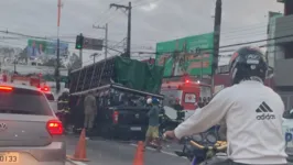 O acidente de trânsito foi registrado na madrugada desta sexta-feira (15).