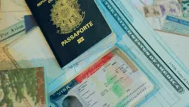 Emissão de vistos para brasileiros que viajam aos EUA foi recorde em 2023, mas a Embaixada norte-americana no Brasil alerta para informações incorretas e fraudulentas no processo de solicitação do pedido