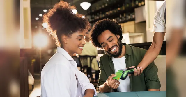 Imagem ilustrativa da notícia Consumidores devem redobrar atenção ao pagar as compras