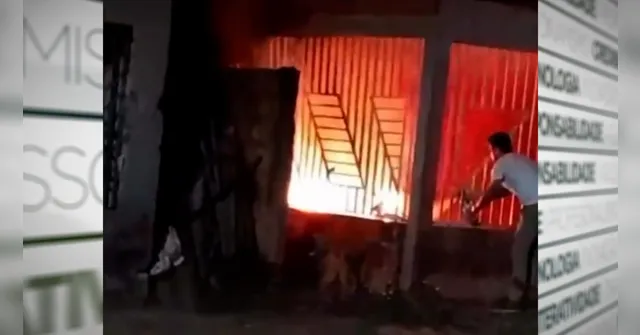 Imagem ilustrativa da notícia São Miguel do Guamá: casa pega fogo e uma pessoa fica ferida