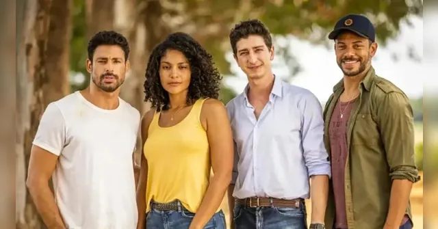 Imagem ilustrativa da notícia Galã de Terra e Paixão assume romance com ator da Record TV