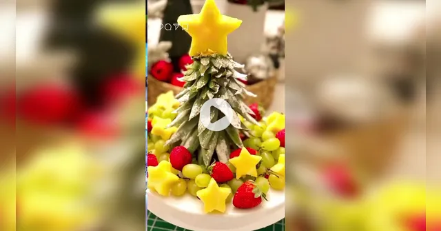 Imagem ilustrativa da notícia Natal: Use a coroa do abacaxi e frutas para fazer uma árvore