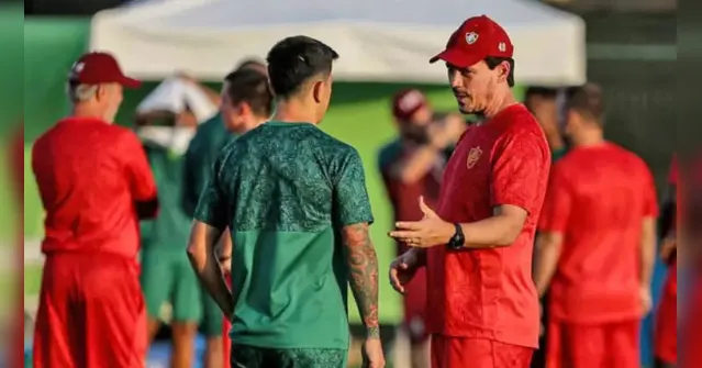 Imagem ilustrativa da notícia Diniz filosofa e Keno arranca risadas em coletiva pré-jogo