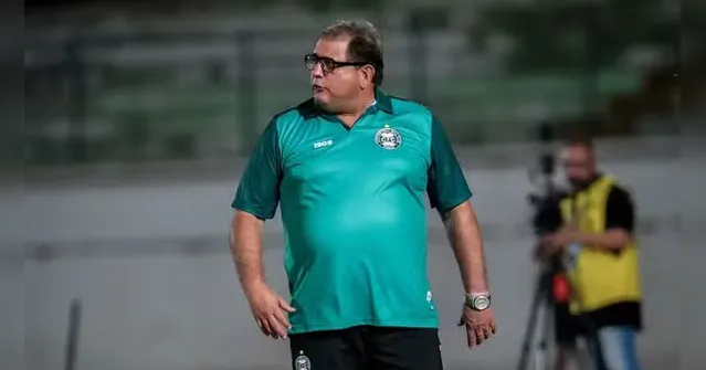 Imagem ilustrativa da notícia Técnico do Coritiba detona Zinho Oliveira: "campo com barro"