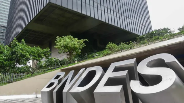 Imagem ilustrativa da notícia Em plano de R$ 300 bi, BNDES quer voltar a comprar ações