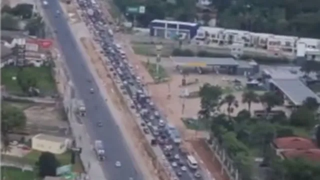 Imagem ilustrativa da notícia Saída de Belém: BR-316 está completamente congestionada
