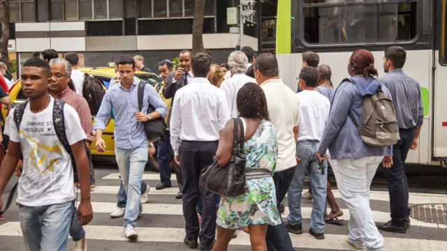 Imagem ilustrativa da notícia  Censo: número de brasileiros declarados brancos cai 3,1% 