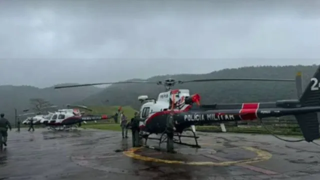 Imagem ilustrativa da notícia Corpos de vítimas de acidente de helicóptero são retirados