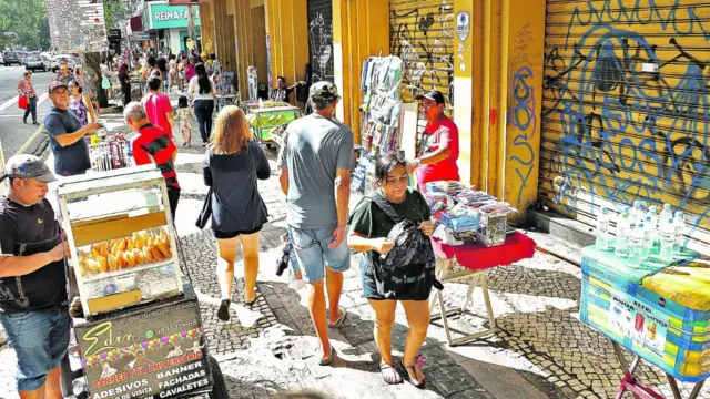 Imagem ilustrativa da notícia Calçadas do centro de Belém são desafio para pedestres