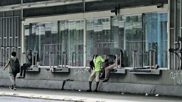 Imagem ilustrativa da notícia Estações do BRT sofrem com estado de abandono