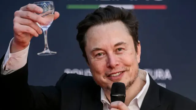 Imagem ilustrativa da notícia Elon Musk fecha 2023 como o mais rico do mundo