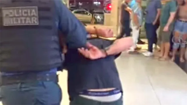 Imagem ilustrativa da notícia Criminoso é preso com duas armas em Shopping de Belém
