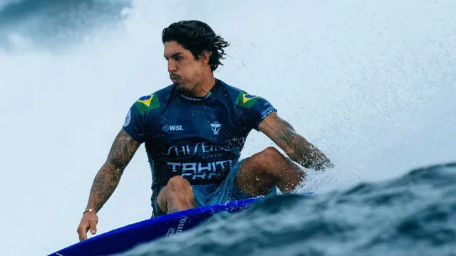 Imagem ilustrativa da notícia Brasileiros avançam na seletiva do surfe para Olimpíadas