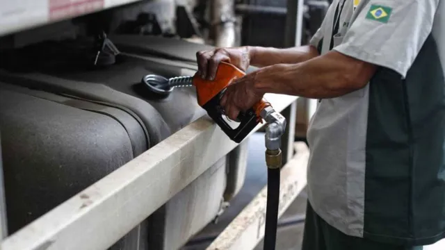 Imagem ilustrativa da notícia Petrobras anuncia redução no preço do diesel