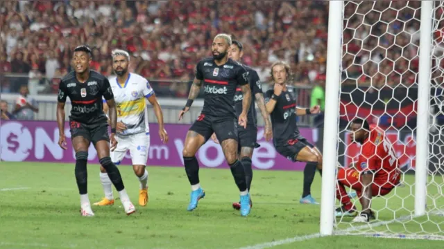 Imagem ilustrativa da notícia Flamengo vence Sampaio, mas não quebra recorde do Mangueirão