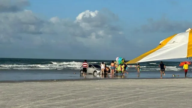 Imagem ilustrativa da notícia Veículos atolados em praia podem configurar crime