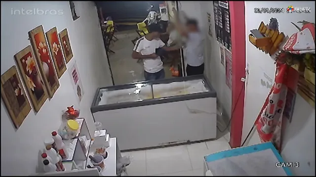Imagem ilustrativa da notícia Vídeo: Homem armado assalta sorveteria em Ananindeua