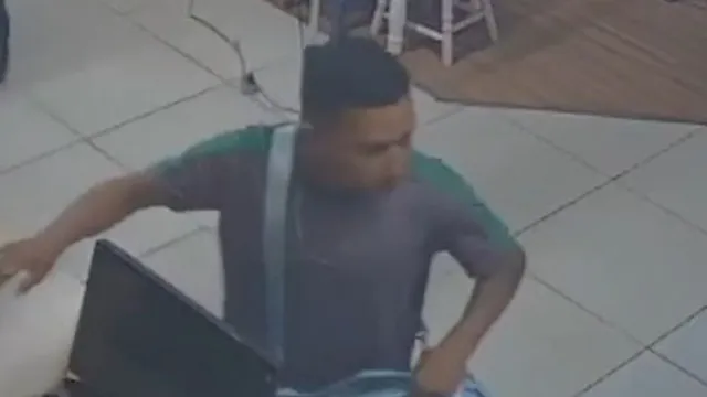 Imagem ilustrativa da notícia Vídeo: vigilante tem arma levada da Casa do Trabalhador