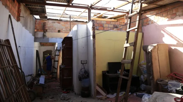 Imagem ilustrativa da notícia Chuva e ventania danificaram mais de 300 imóveis em Belém