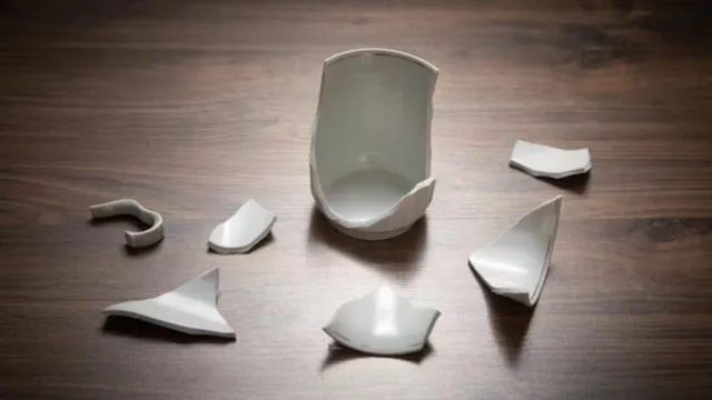 Imagem ilustrativa da notícia Espelho e mais: o que significa quebrar objetos em casa?