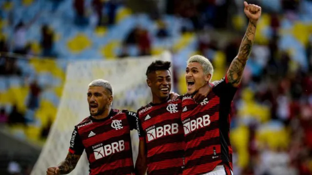 Imagem ilustrativa da notícia Flamengo, Botafogo e a volta dos estaduais: onde assistir?