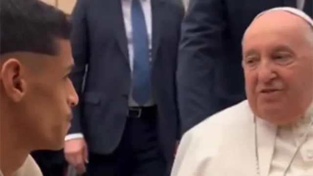 Imagem ilustrativa da notícia Vídeo: Luva de Pedreiro faz pergunta cabulosa ao Papa