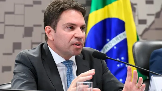 Imagem ilustrativa da notícia PF diz que Ramagem usou Abin para favorecer "Bolsonaros"