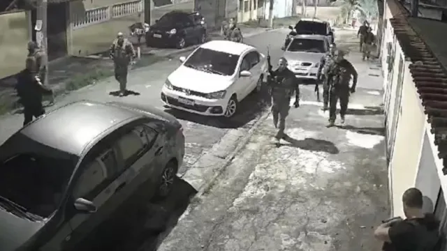 Imagem ilustrativa da notícia PMs trocam tiros entre si em operação no RJ