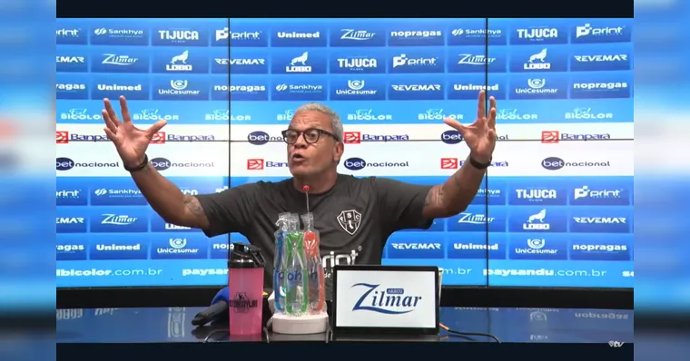 Imagem ilustrativa da notícia Hélio dos Anjos "chuta o balde" contra arbitragem na Curuzu
