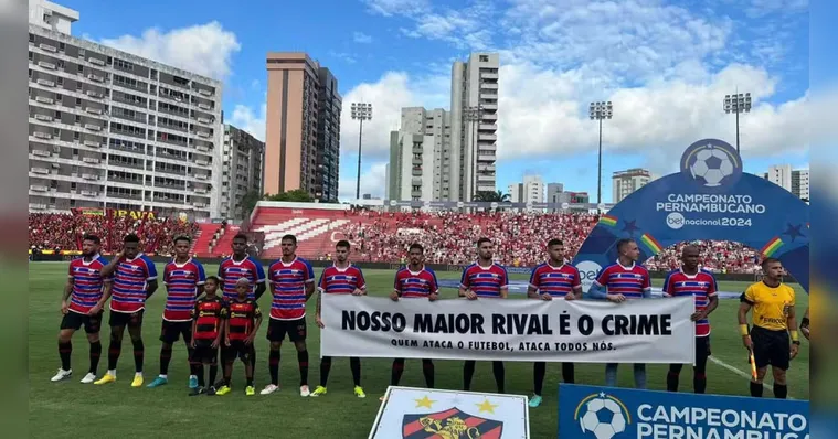 Imagem ilustrativa da notícia Após atentado, Sport entra em campo vestido de Fortaleza
