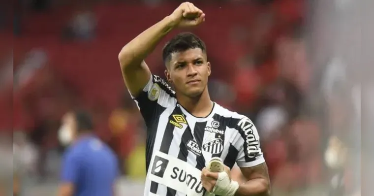 Imagem ilustrativa da notícia Santos recebe proposta do Benfica por Marcos Leonardo