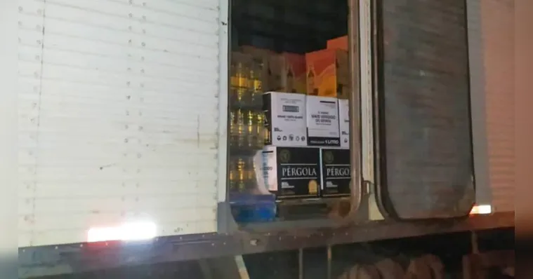 Imagem ilustrativa da notícia Mais de 2 mil garrafas de bebida são apreendidas no Pará