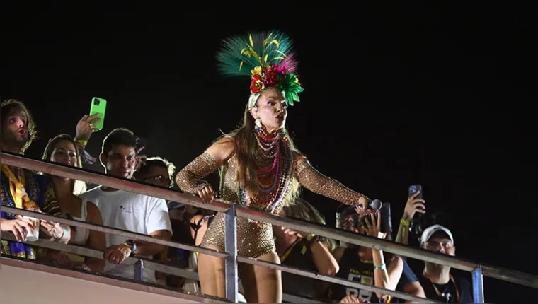 Imagem ilustrativa da notícia Vídeo: trio elétrico de Ivete Sangalo quase tomba na Bahia