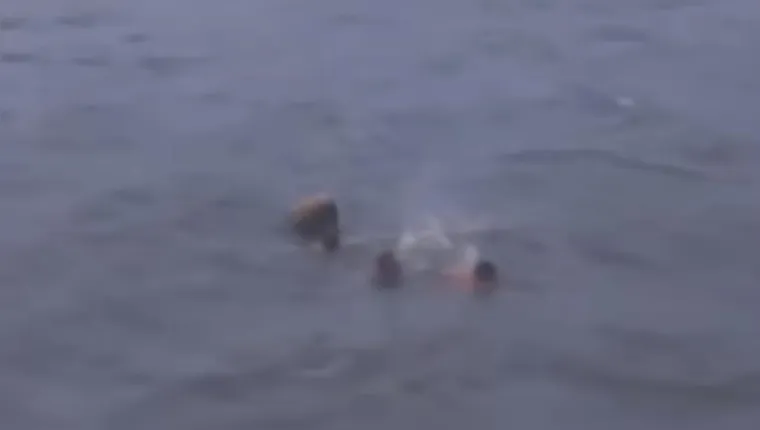 Imagem ilustrativa da notícia Naufrágio no rio Tocantins: rabeta afunda com 3 tripulantes