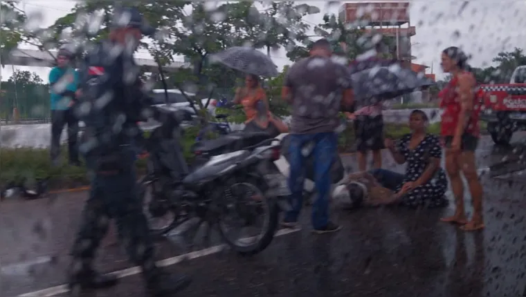 Imagem ilustrativa da notícia Acidente entre moto e carro deixa uma pessoa ferida em Belém