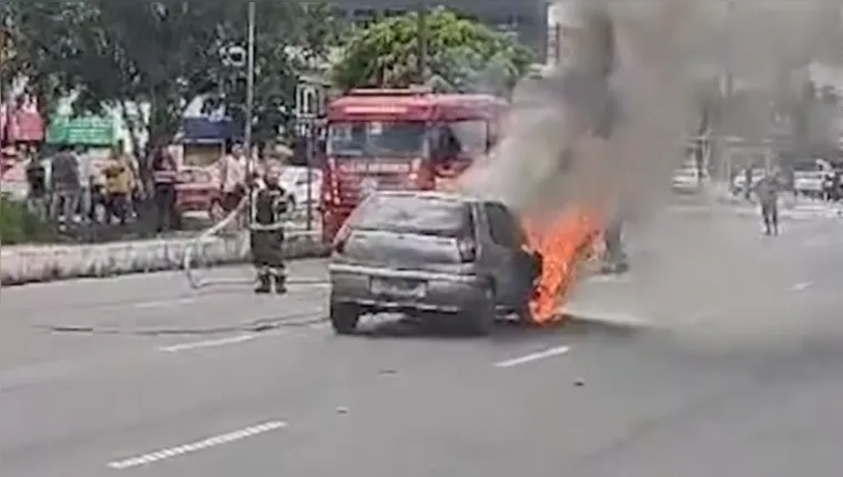 Imagem ilustrativa da notícia Família que teve carro incendiado na Grande Belém pede ajuda