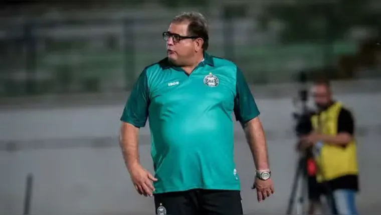 Imagem ilustrativa da notícia Técnico do Coritiba detona Zinho Oliveira: "campo com barro"