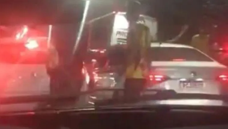 Imagem ilustrativa da notícia Vídeo mostra 1ª tentativa de ataque a ônibus do Fortaleza