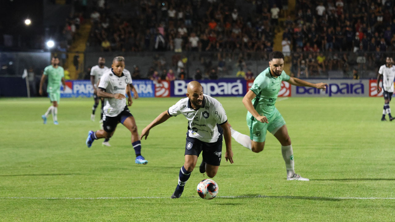 Remo mostrou reação, mas o time continua dando sinais de desorganização em campo.