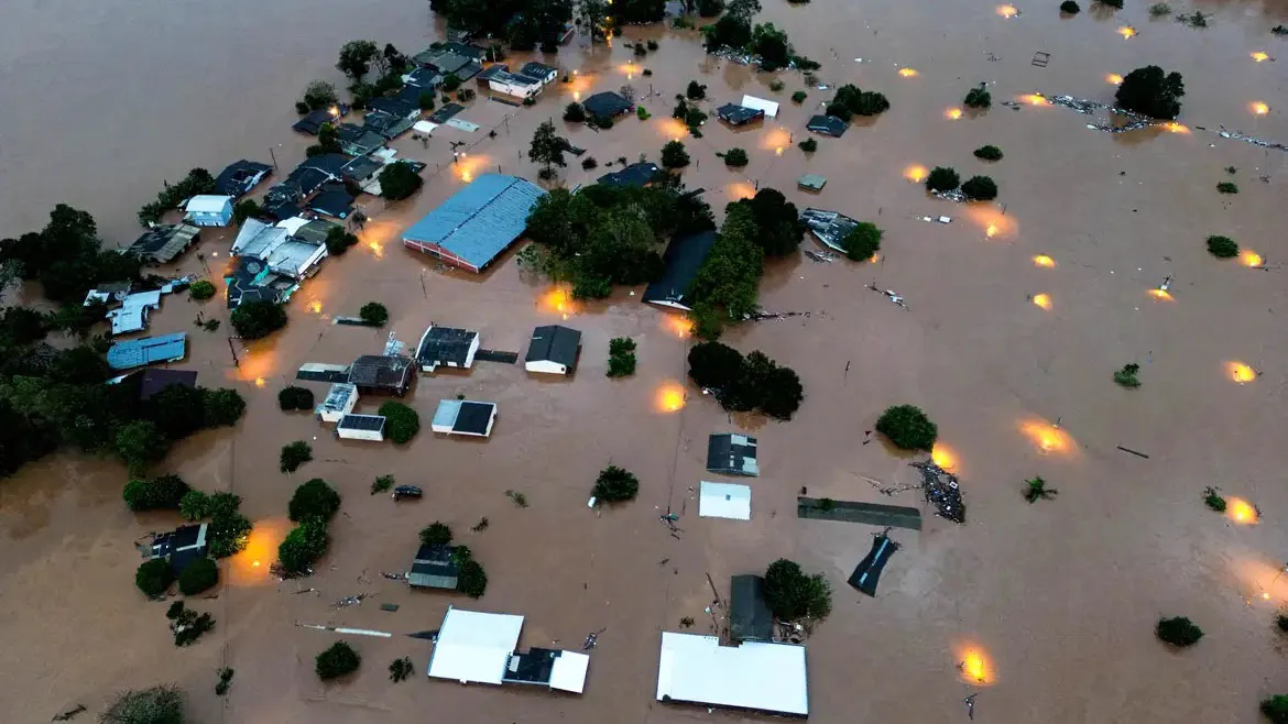 Registro de enchente no Rio Grande do Sul, que já conta com 29 mortes e 60 pessoas desaparecidas.