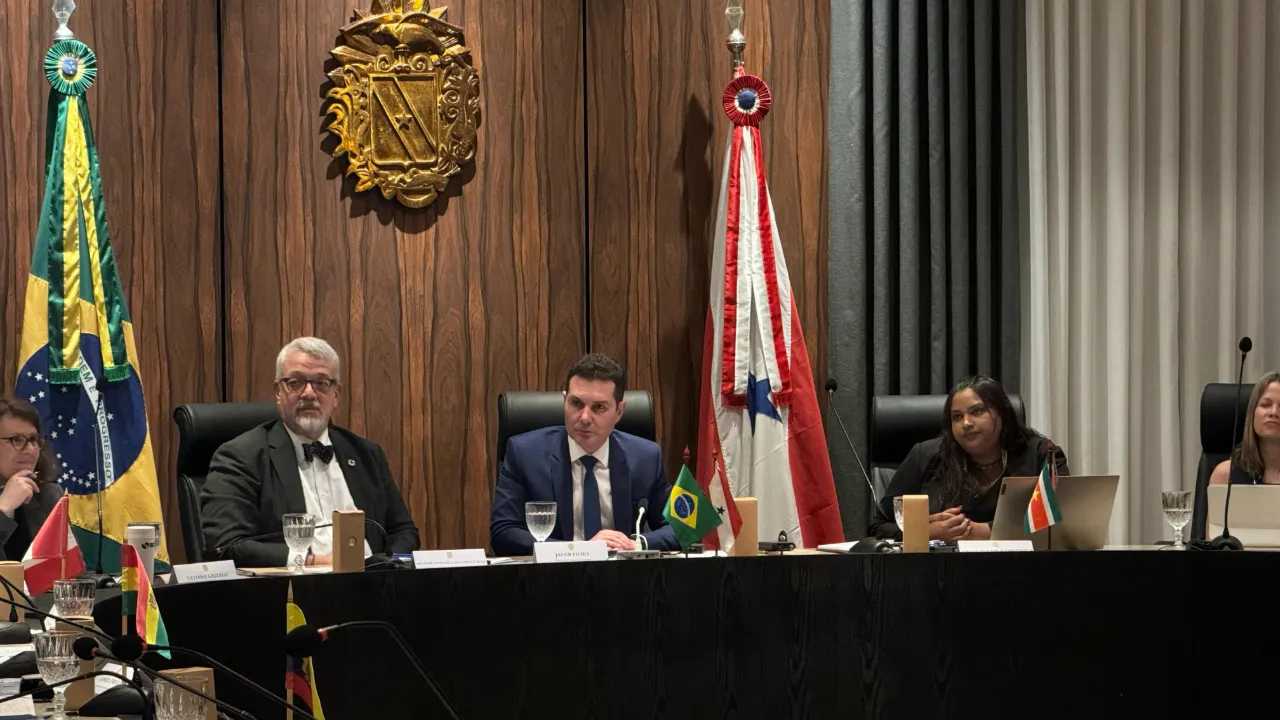 Ministro Jader Filho se reúne com ministros de países amazônicos em Belém.