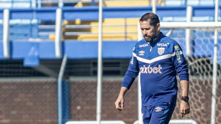 A diretoria do Avaí vem usando a experiência negativa com Gustavo Morínigo em 2023 como exemplo no processo de escolha do novo 
 treinador, após demissão de Eduardo Barroca.
