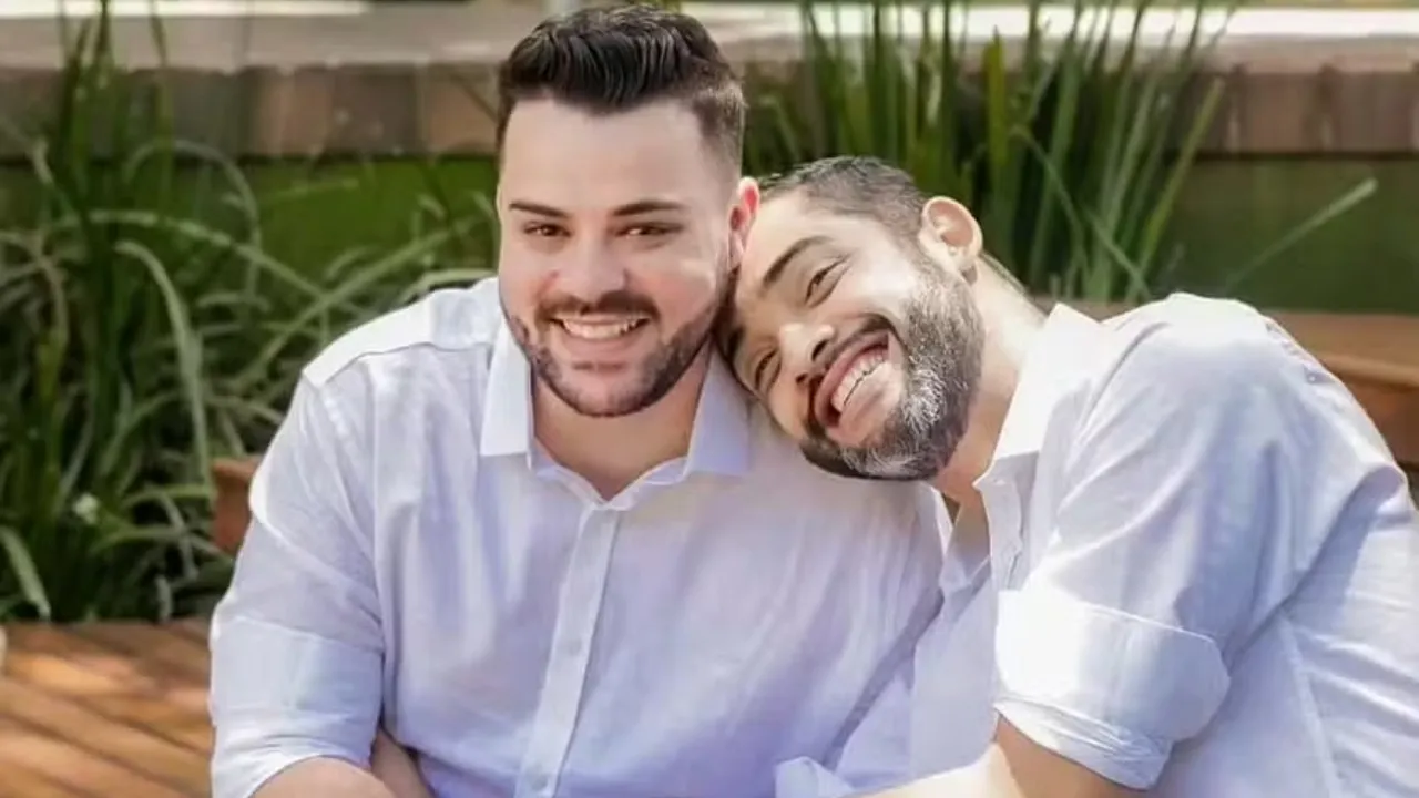 O casal reside em São Paulo e denunciou a loja por homofobia.