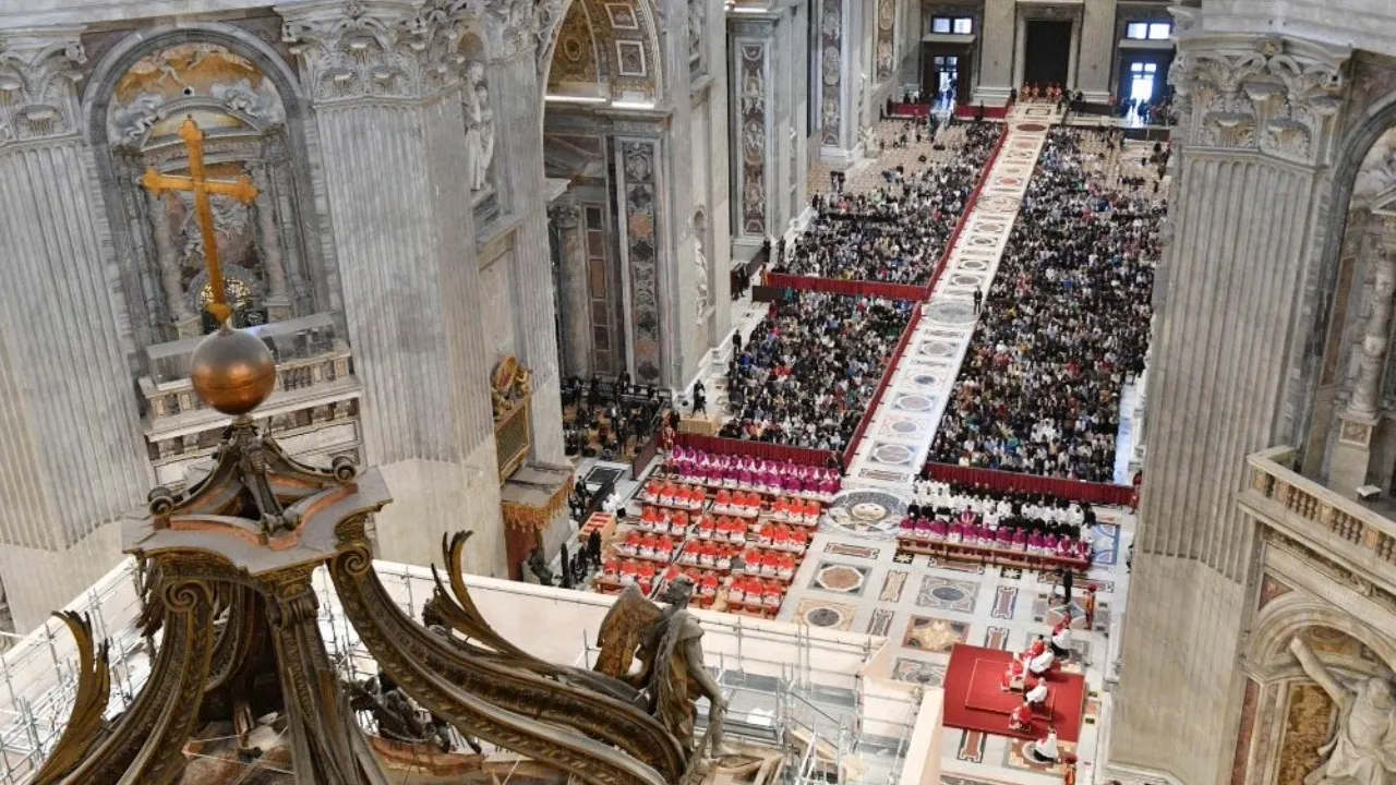 Celebração foi feita na Basílica de São Pedro, que estava lotada