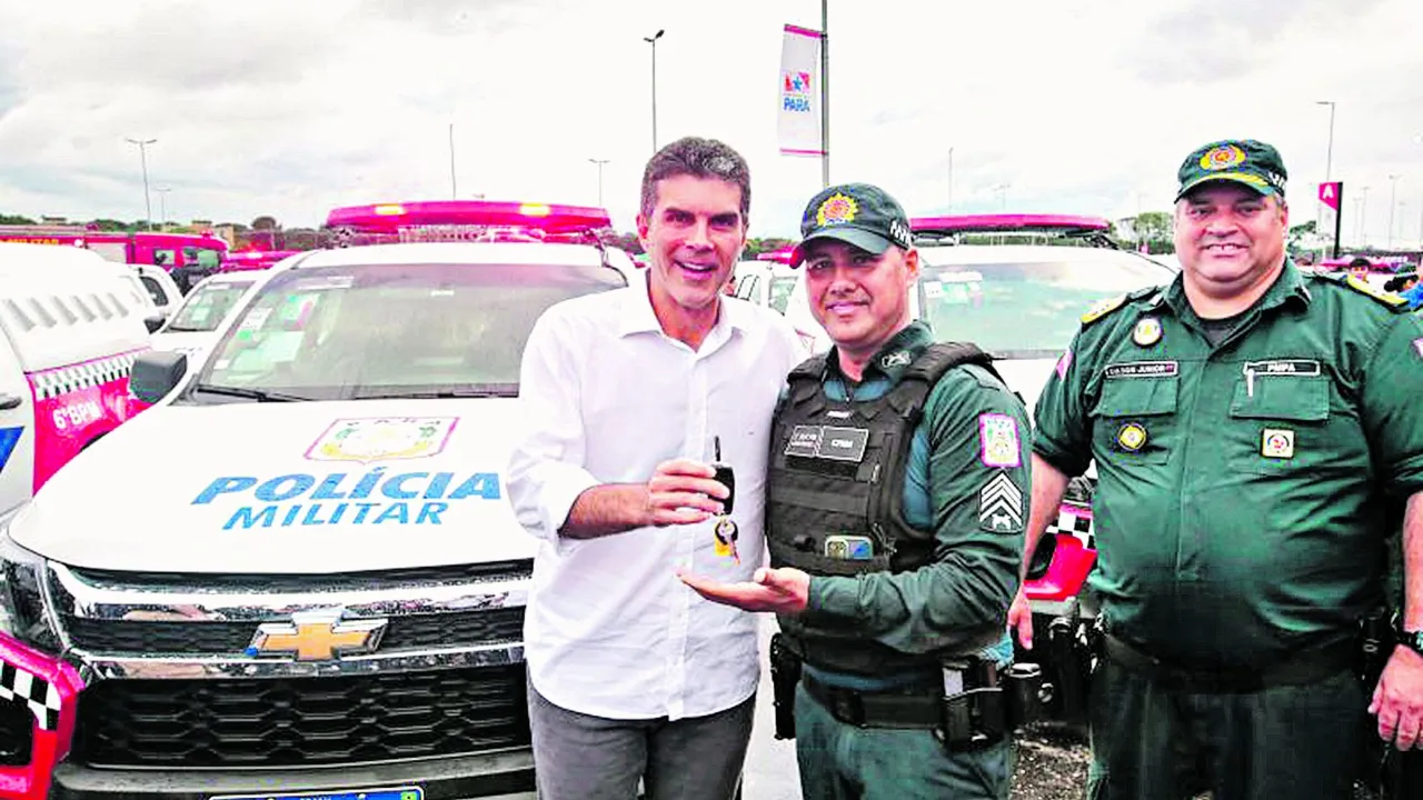 O governador Helder Barbalho fez a entrega dos novos veículos aos policiais militares