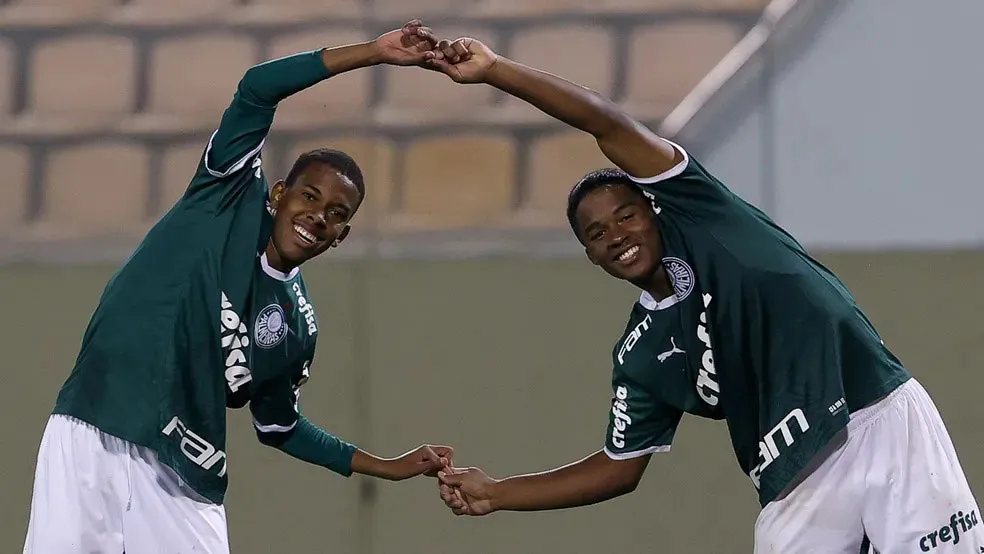 Os jovens talentos Estevão e Endrick devem comandar o ataque do Palmeiras contra o Liverpool, no do Uruguai, pela Libertadores.