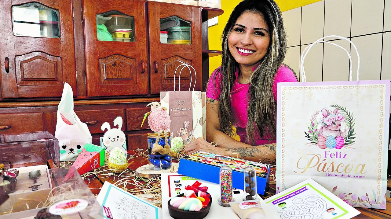 Andrea Barros trabalha com vendas de ovos de páscoa