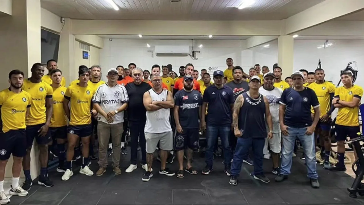 Representantes de torcidas organizadas tiveram um encontro com jogadores do Clube do Remo dentro do Baenão
